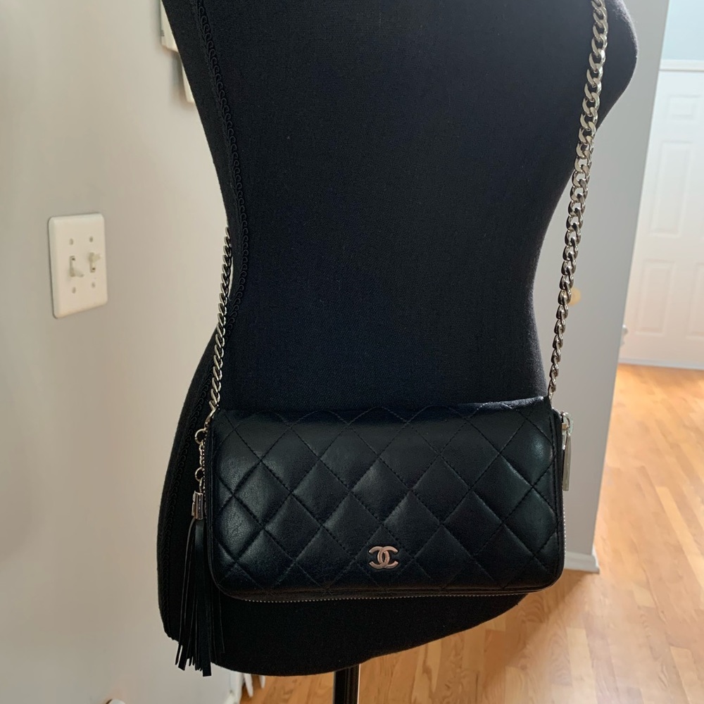 Chanel Black Leather Zipper Wallet on Chain Authentic - Picture 2 of 8
